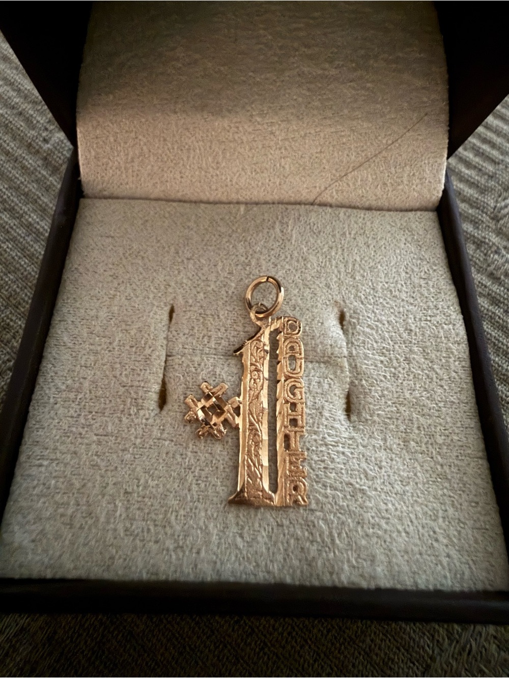 Vintage 14KT Gold Number One "#1 Daughter” Pendant Charm - Picture 3 of 5